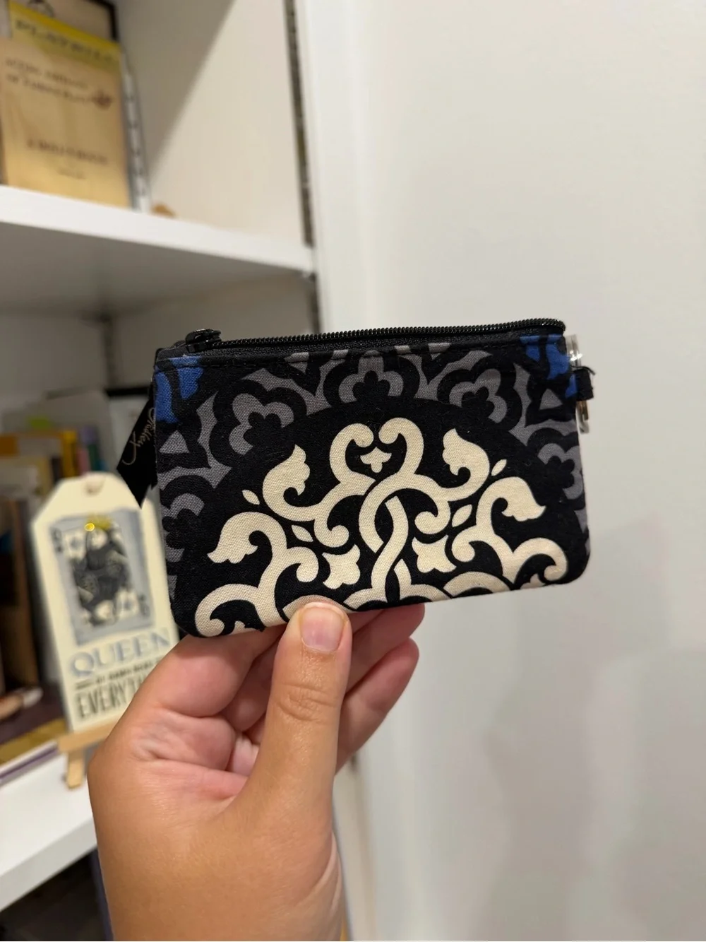 VERA BRADLEY Canterberry Cobalt Zip ID Case